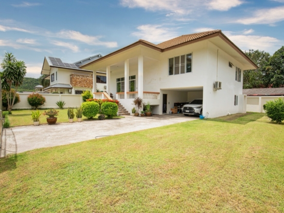 Villa in a quiet and peaceful area
