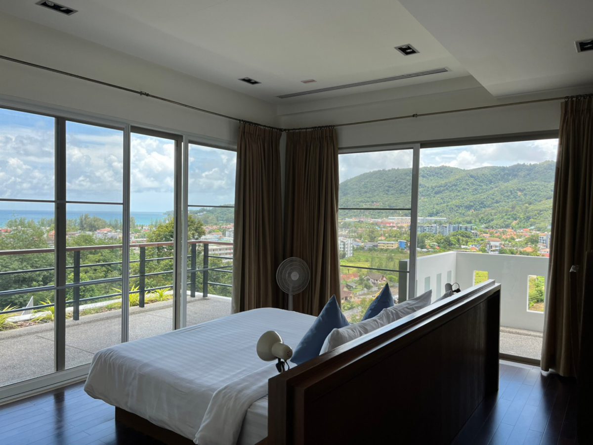 V4 – Upper bedroom R