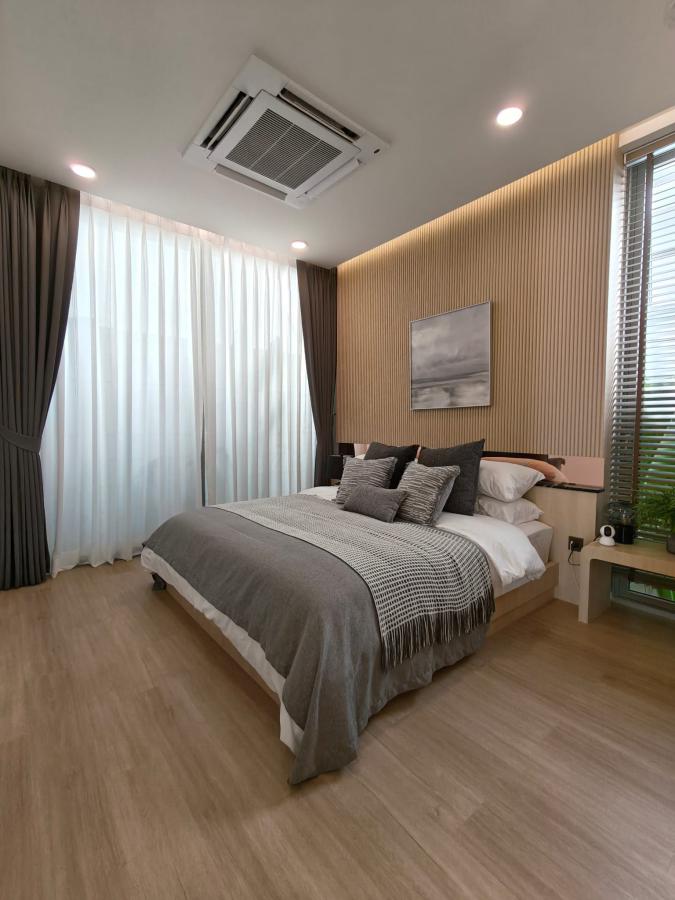 Bedroom Tropical Pool Villas near Nai Yang Beach