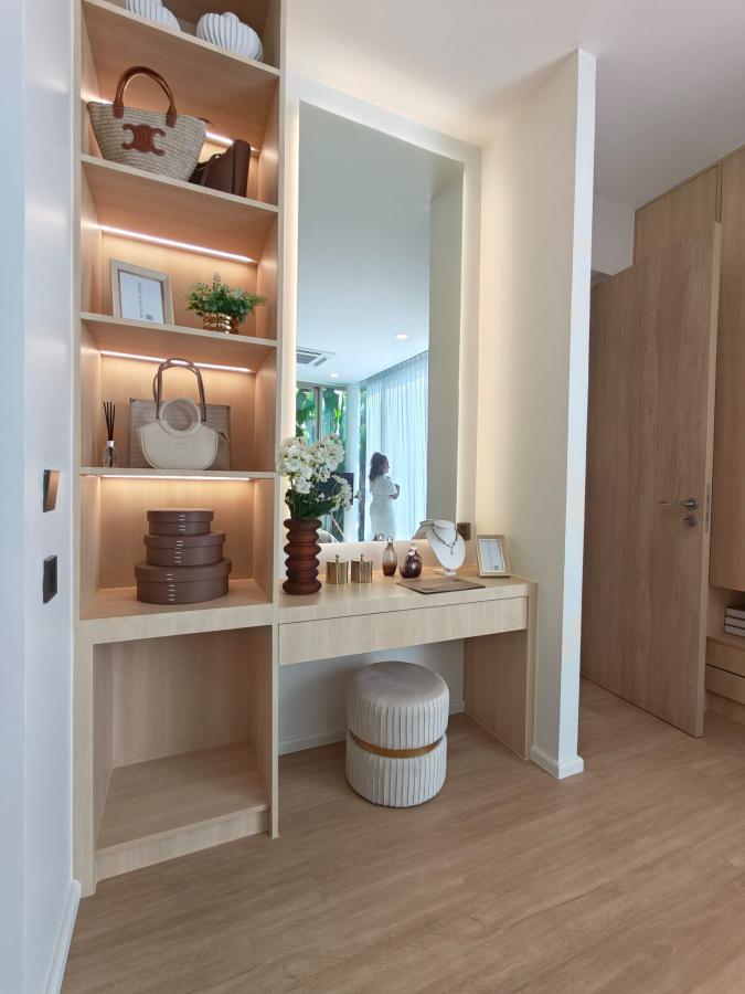 Closet Tropical Pool Villas near Nai Yang Beach