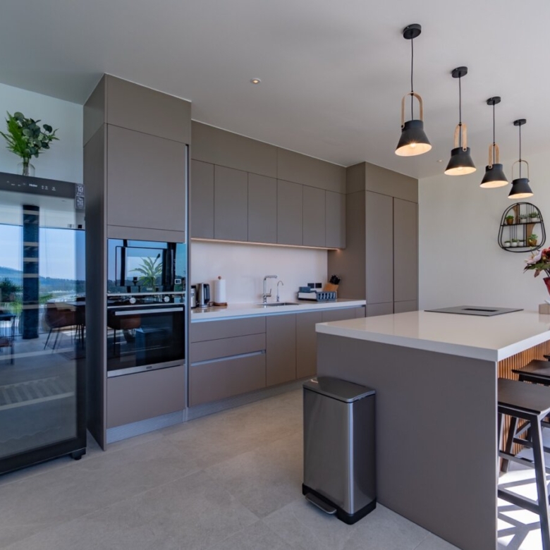 CONTEMPORARY SEA VIEW RESIDENCE IN BANG TAO