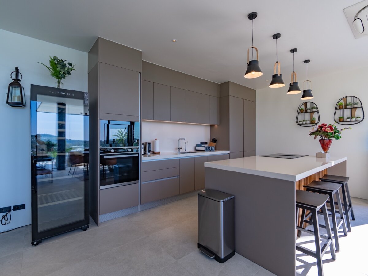 CONTEMPORARY SEA VIEW RESIDENCE IN BANG TAO