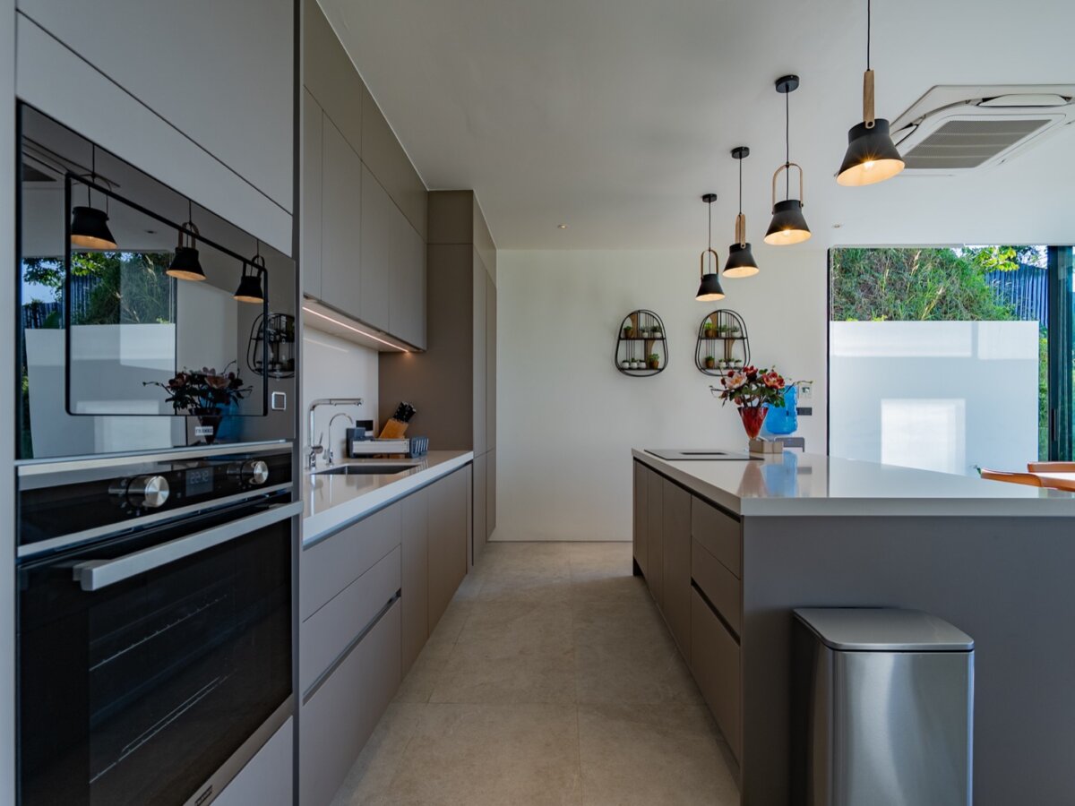 CONTEMPORARY SEA VIEW RESIDENCE IN BANG TAO