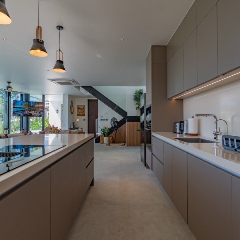 CONTEMPORARY SEA VIEW RESIDENCE IN BANG TAO
