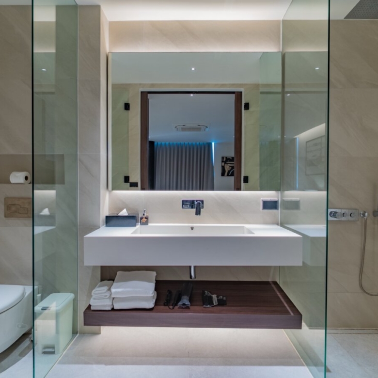 CONTEMPORARY SEA VIEW RESIDENCE IN BANG TAO