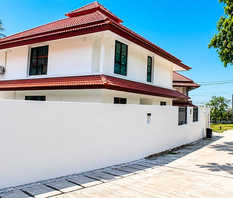 New 4-Bed Pool Villa with Private Beach Access – Tongson Bay