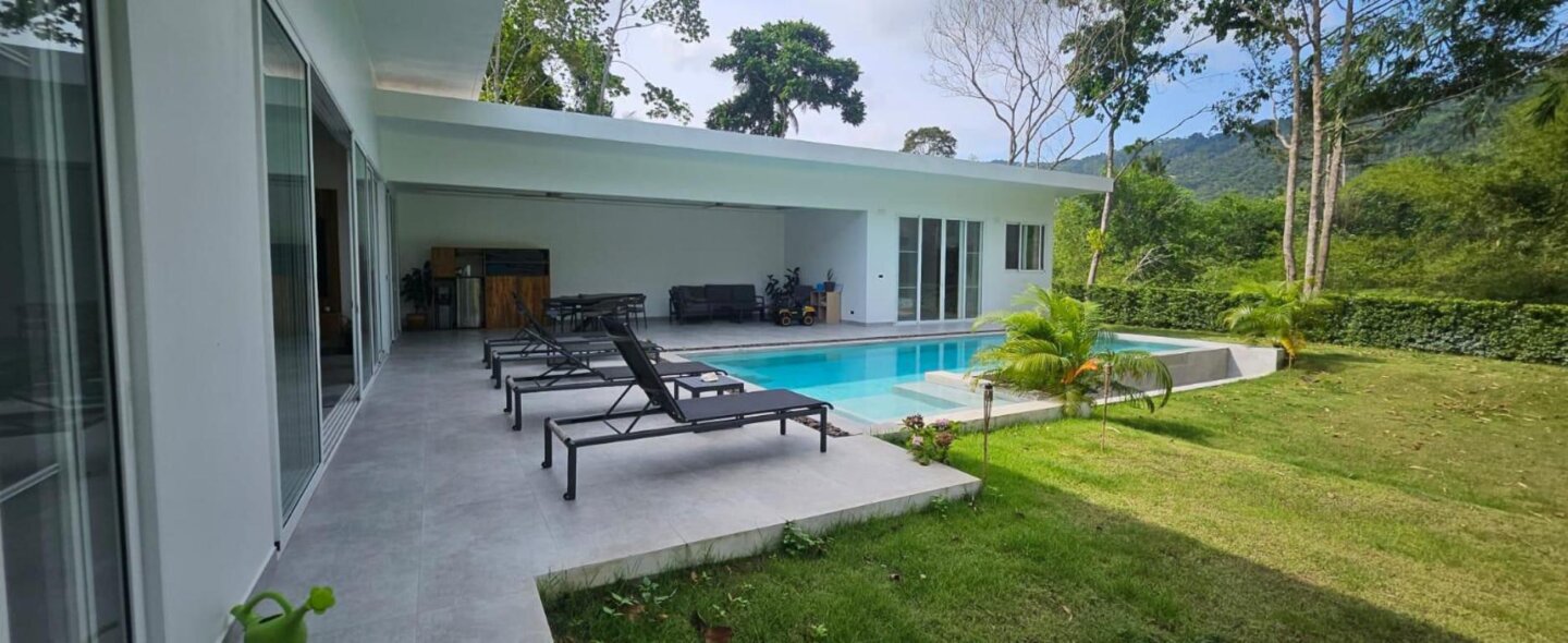 🌴 Beautiful 4-Bedroom Pool Villa in Lamai