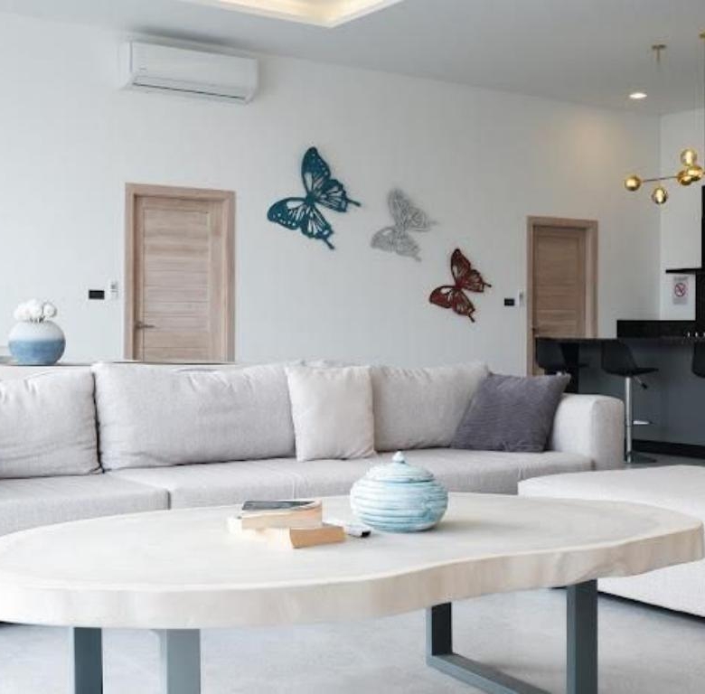 Modern 4-bedroom pool villa sea view