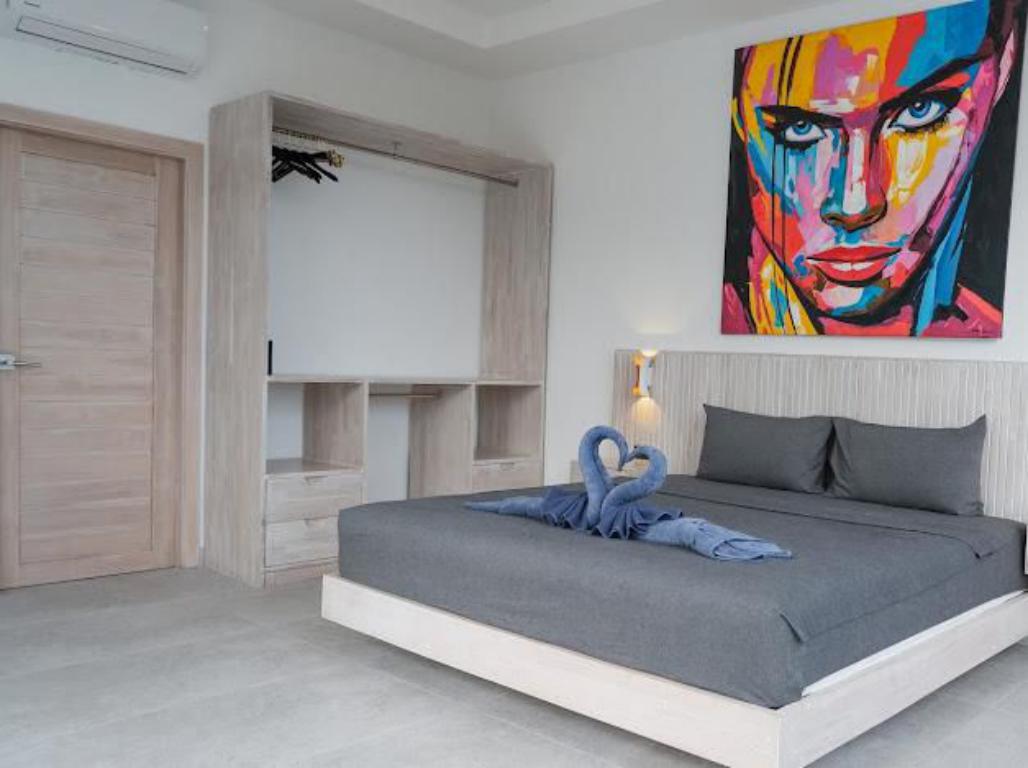 Modern 4-bedroom pool villa sea view