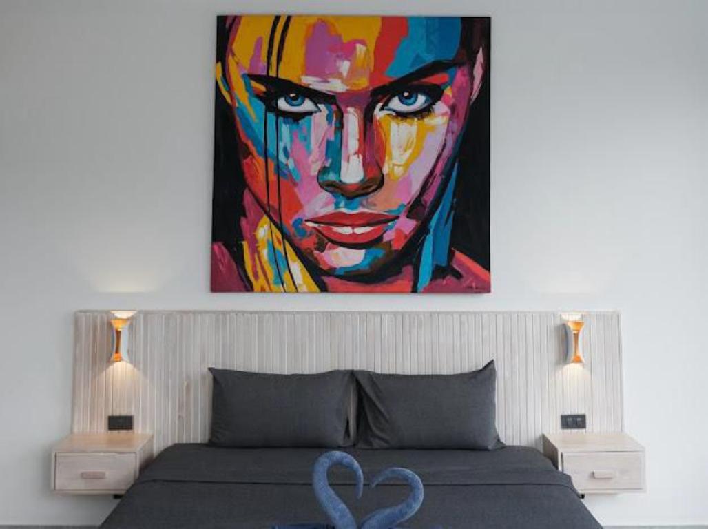 Modern 4-bedroom pool villa sea view