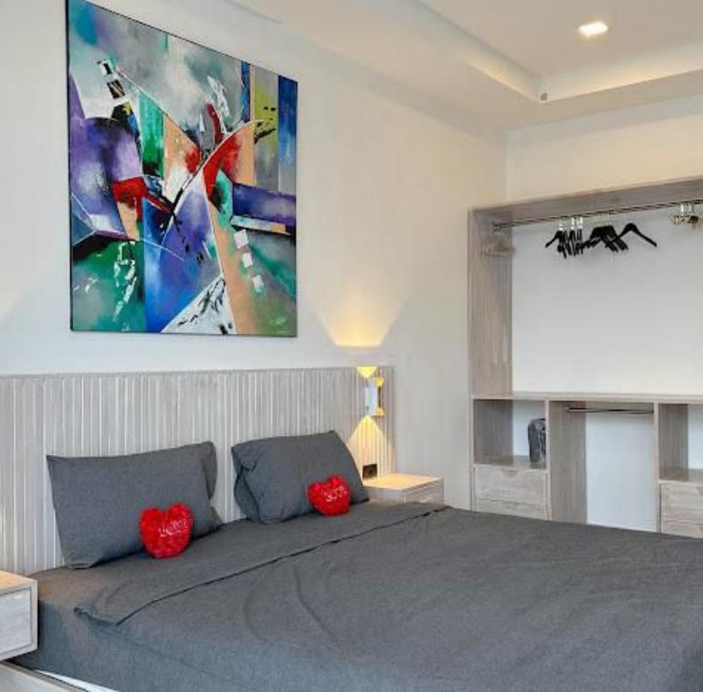 Modern 4-bedroom pool villa sea view
