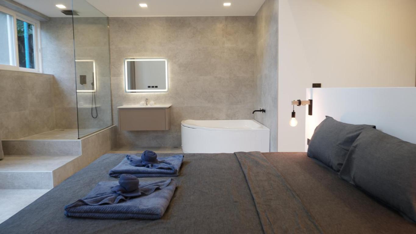 mini_WhatsApp Image 2026-05-26 at 12.55.02 Stunning 5 bedrooms pool villa sea view