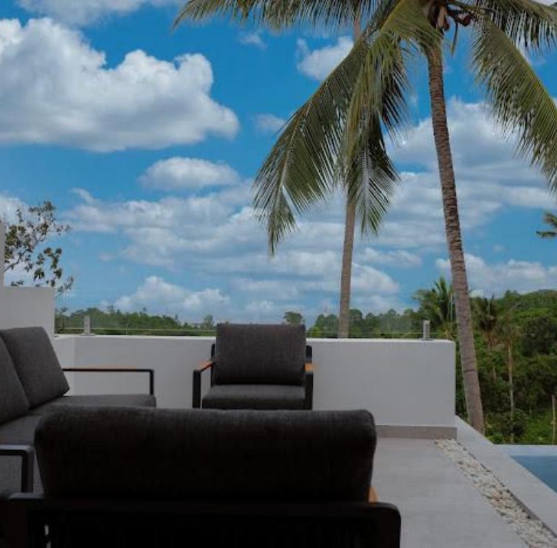 Stunning 5 bedrooms pool villa sea view
