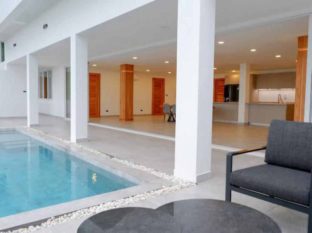 mini_WhatsApp Image 2026-05-26 at 12.55.06 (2) Stunning 5 bedrooms pool villa sea view