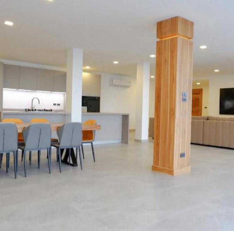 Stunning 5 bedrooms pool villa sea view