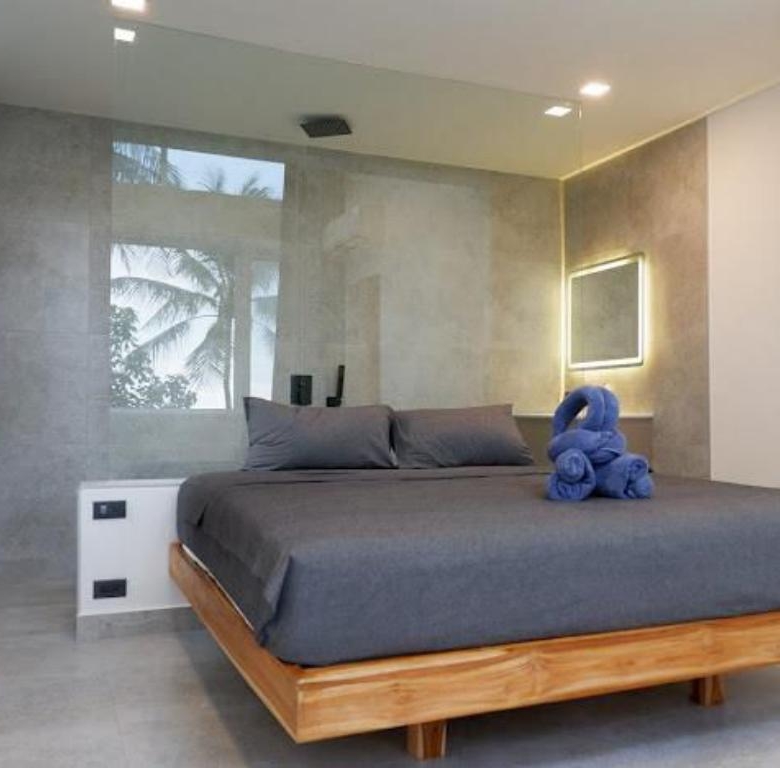 Stunning 5 bedrooms pool villa sea view