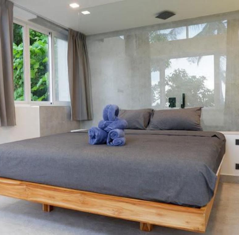 Stunning 5 bedrooms pool villa sea view