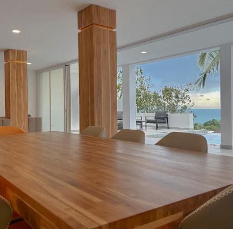 Stunning 5 bedrooms pool villa sea view