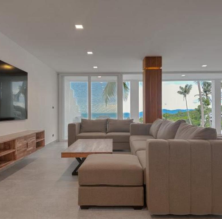 Stunning 5 bedrooms pool villa sea view