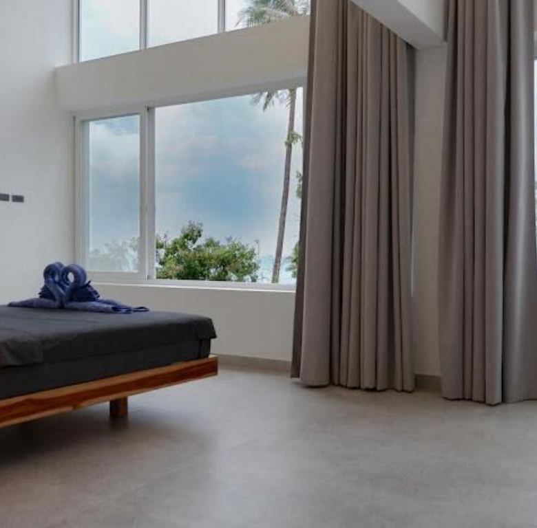 Stunning 5 bedrooms pool villa sea view