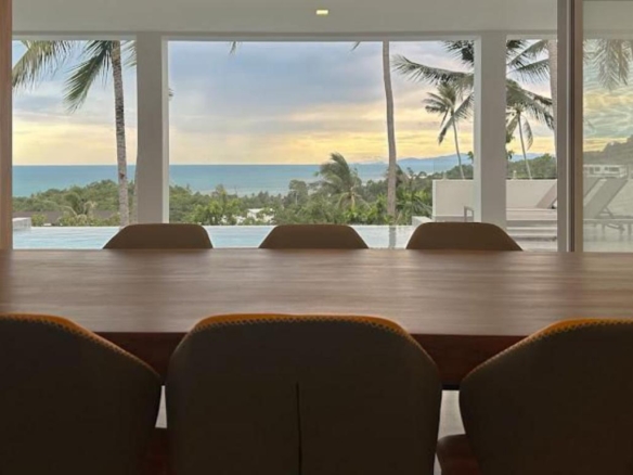Stunning 5 bedrooms pool villa sea view
