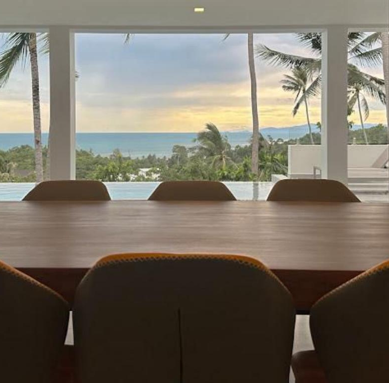 Stunning 5 bedrooms pool villa sea view