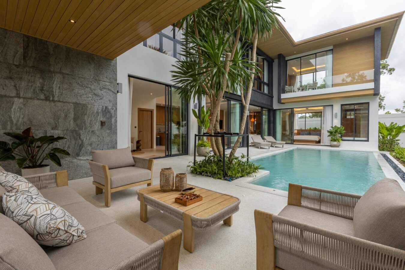 Luxury Private Pool Villas in Chalong Bay