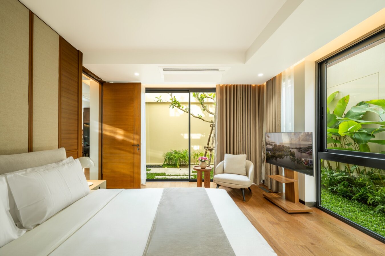 Ultra-Luxury Beachfront Residences in Laguna Phuket