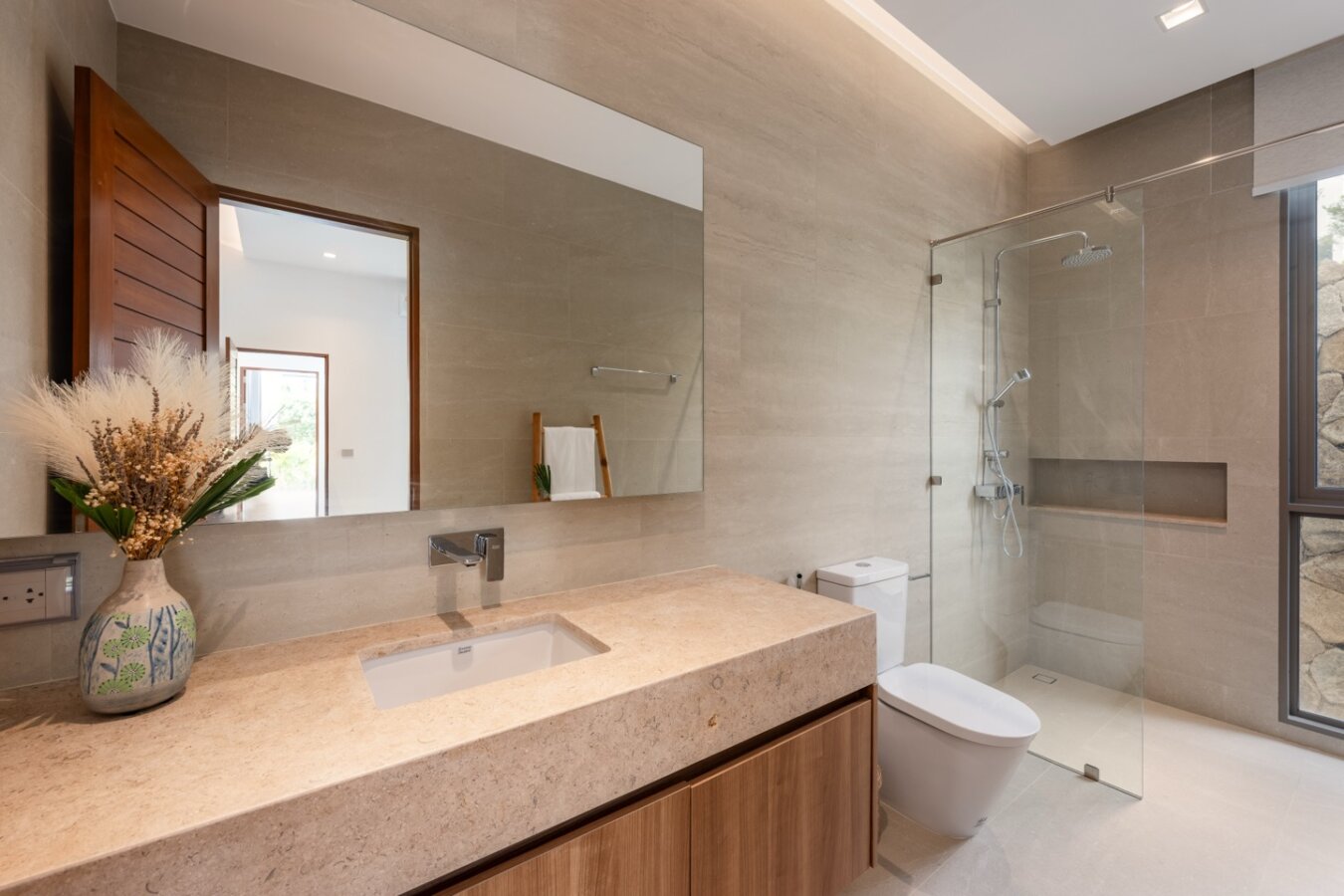 Luxury Sea View Family Villa Near PBISS International School
