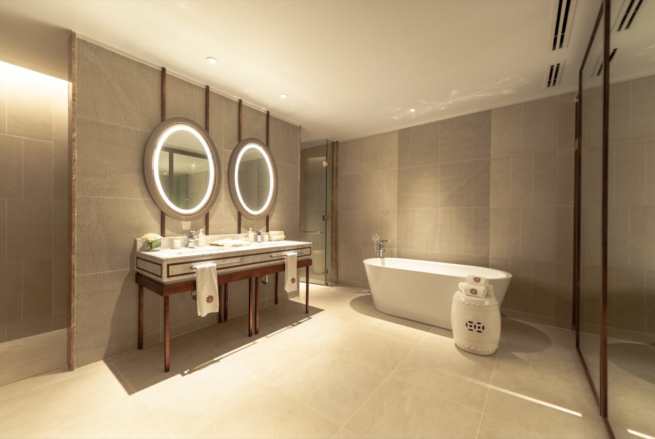 Unrivalled Seaview Condominiums