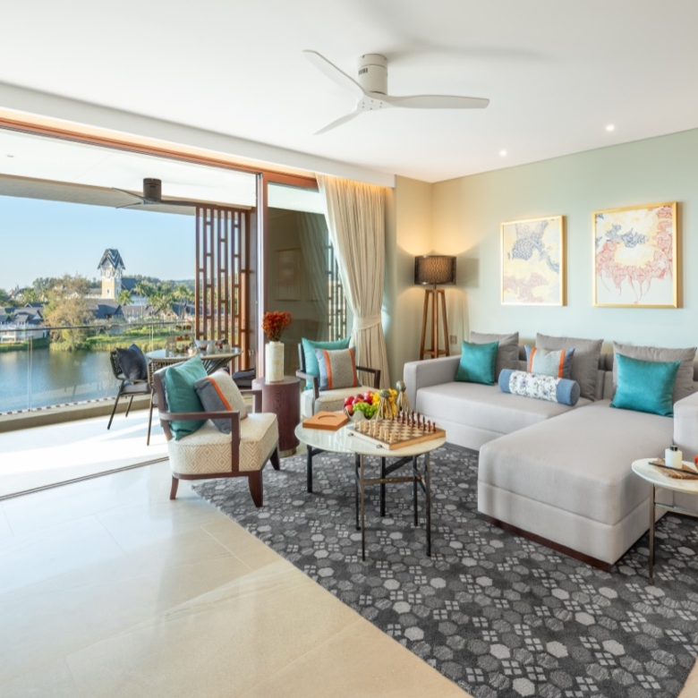 Unrivalled Seaview Condominiums