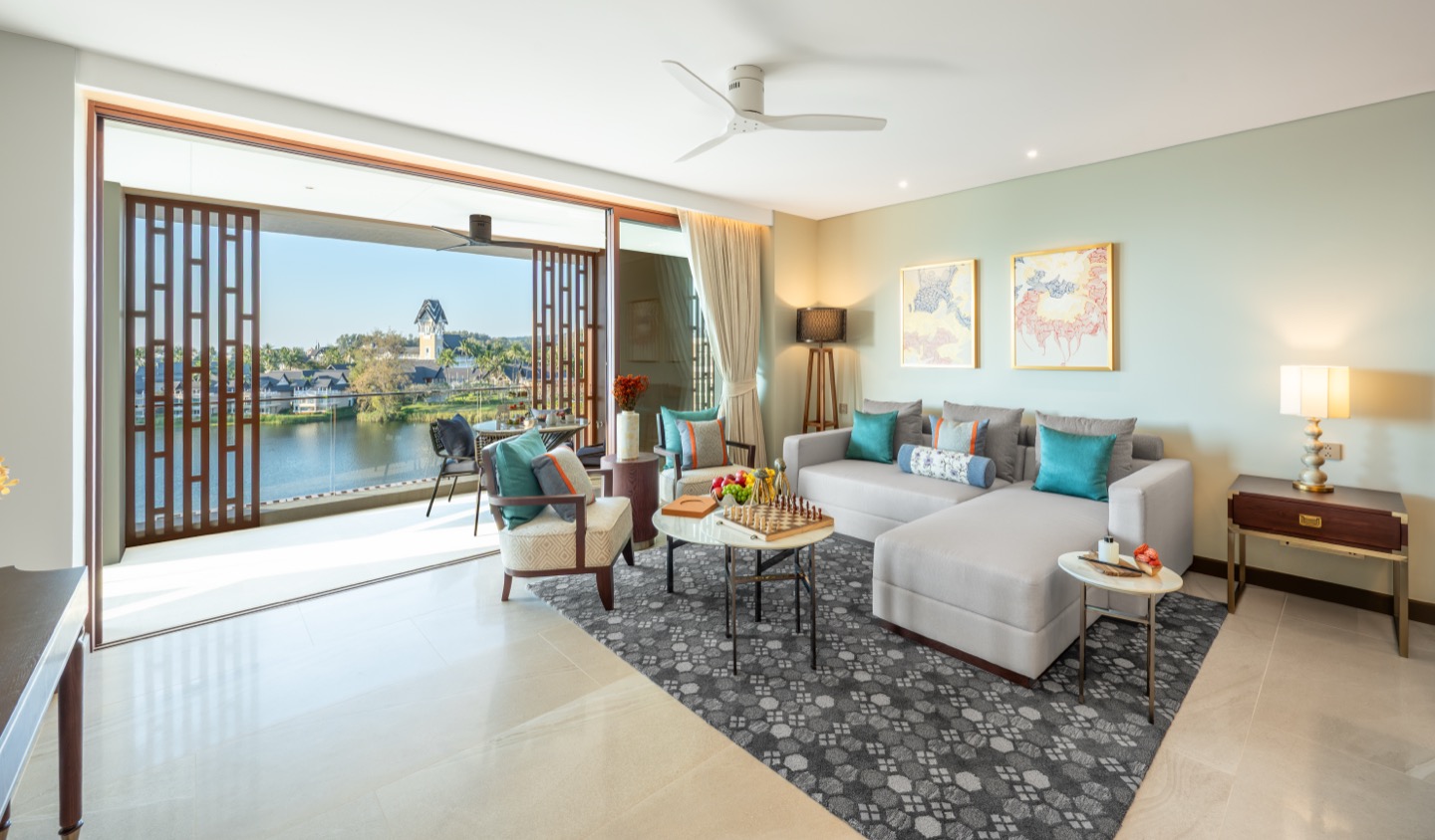 Unrivalled Seaview Condominiums