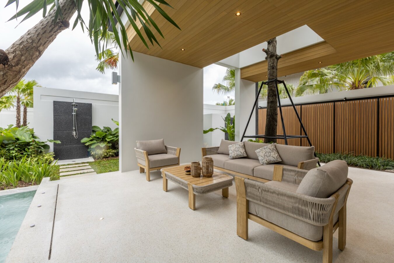 Luxury Private Pool Villas in Chalong Bay