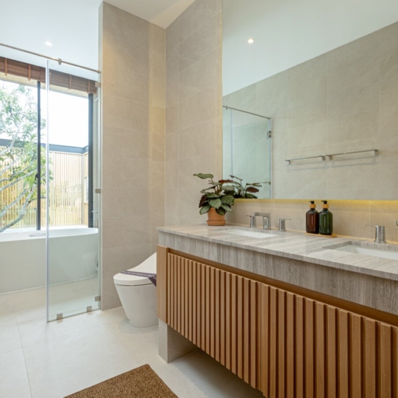 Luxury Private Pool Villas in Chalong Bay