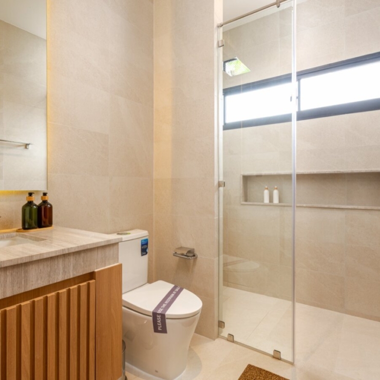 Luxury Private Pool Villas in Chalong Bay