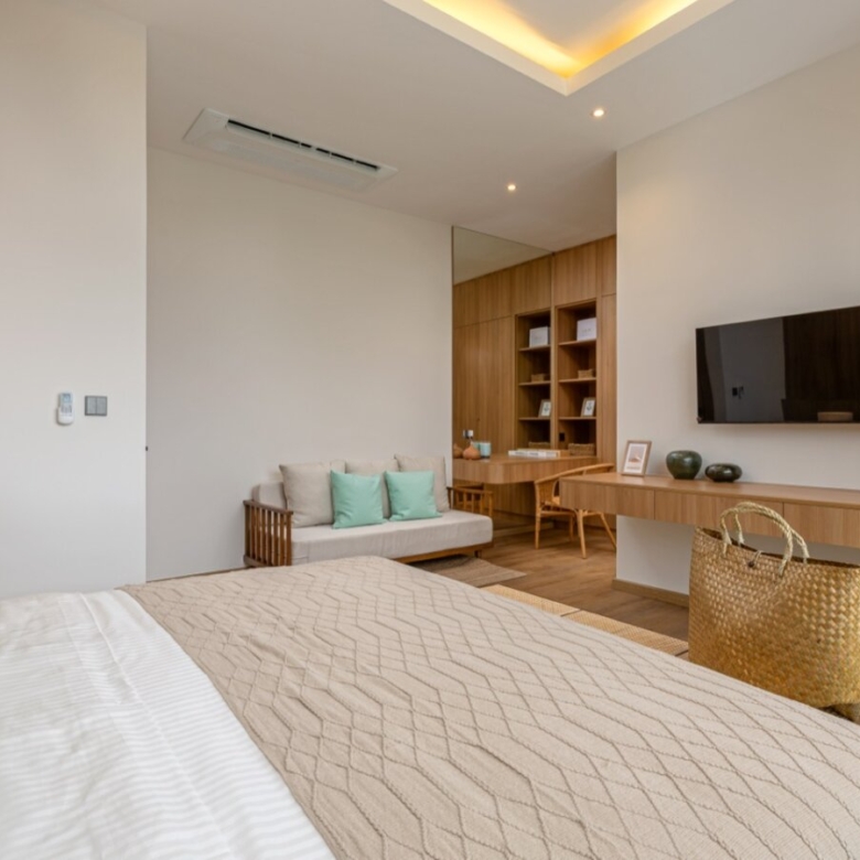 Luxury Private Pool Villas in Chalong Bay