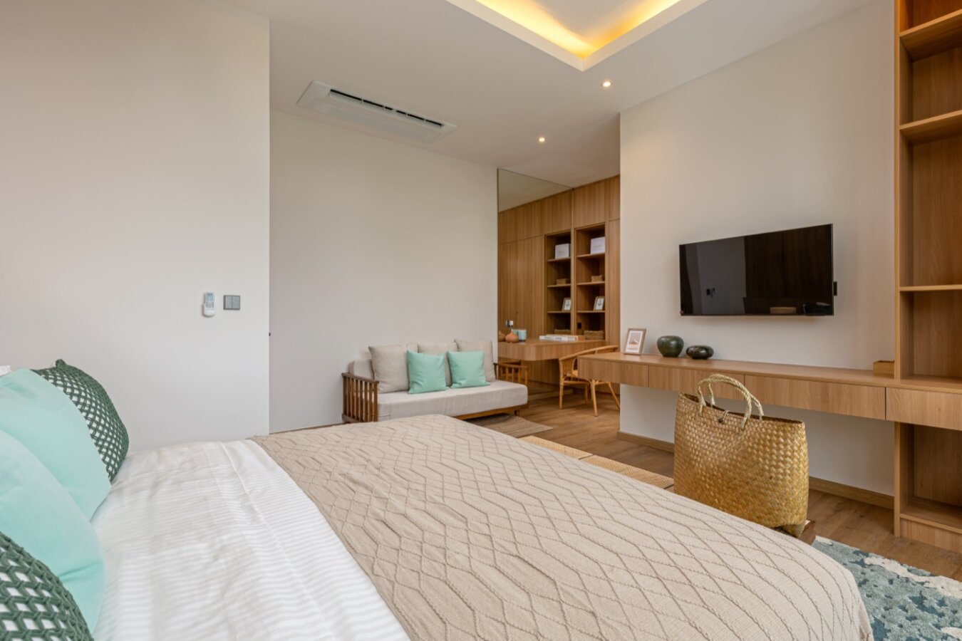 Luxury Private Pool Villas in Chalong Bay
