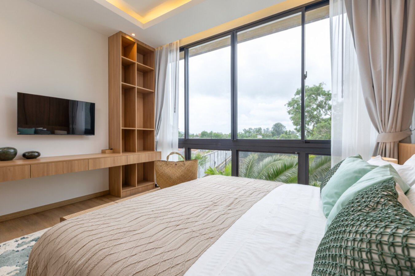 Luxury Private Pool Villas in Chalong Bay