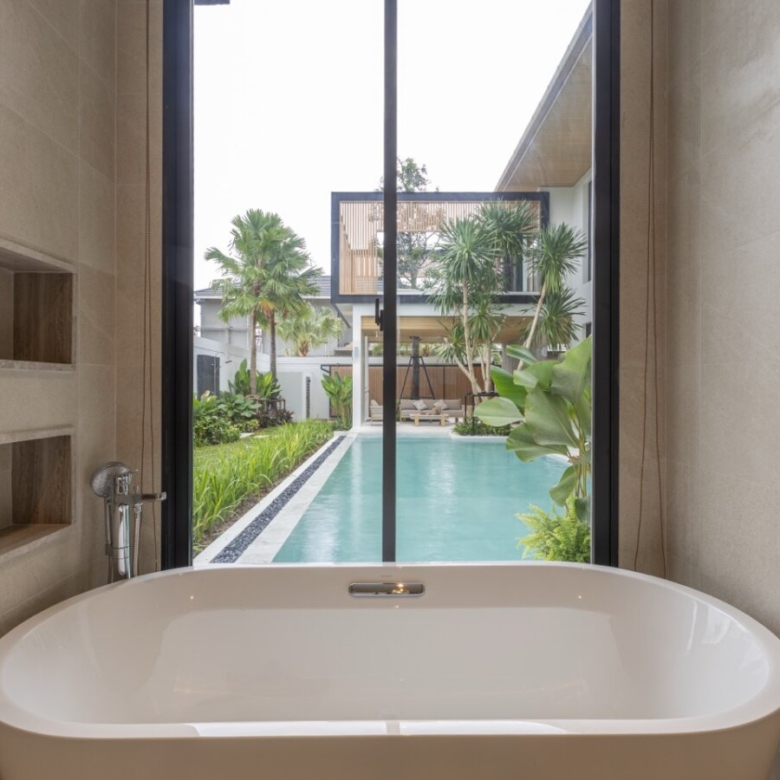 Luxury Private Pool Villas in Chalong Bay