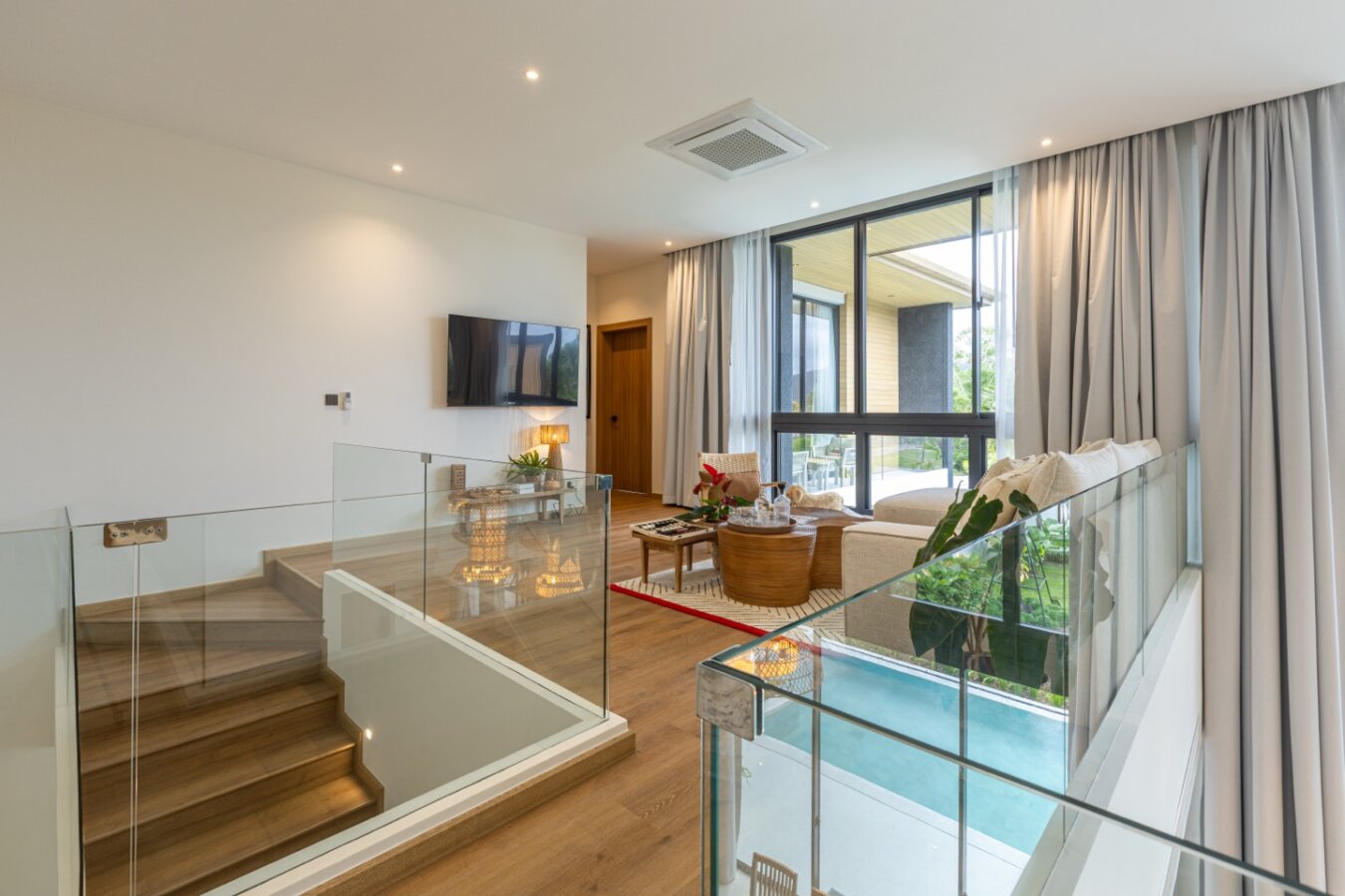 Luxury Private Pool Villas in Chalong Bay