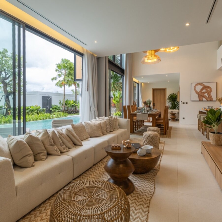 Luxury Private Pool Villas in Chalong Bay