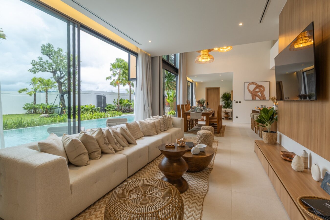 Luxury Private Pool Villas in Chalong Bay