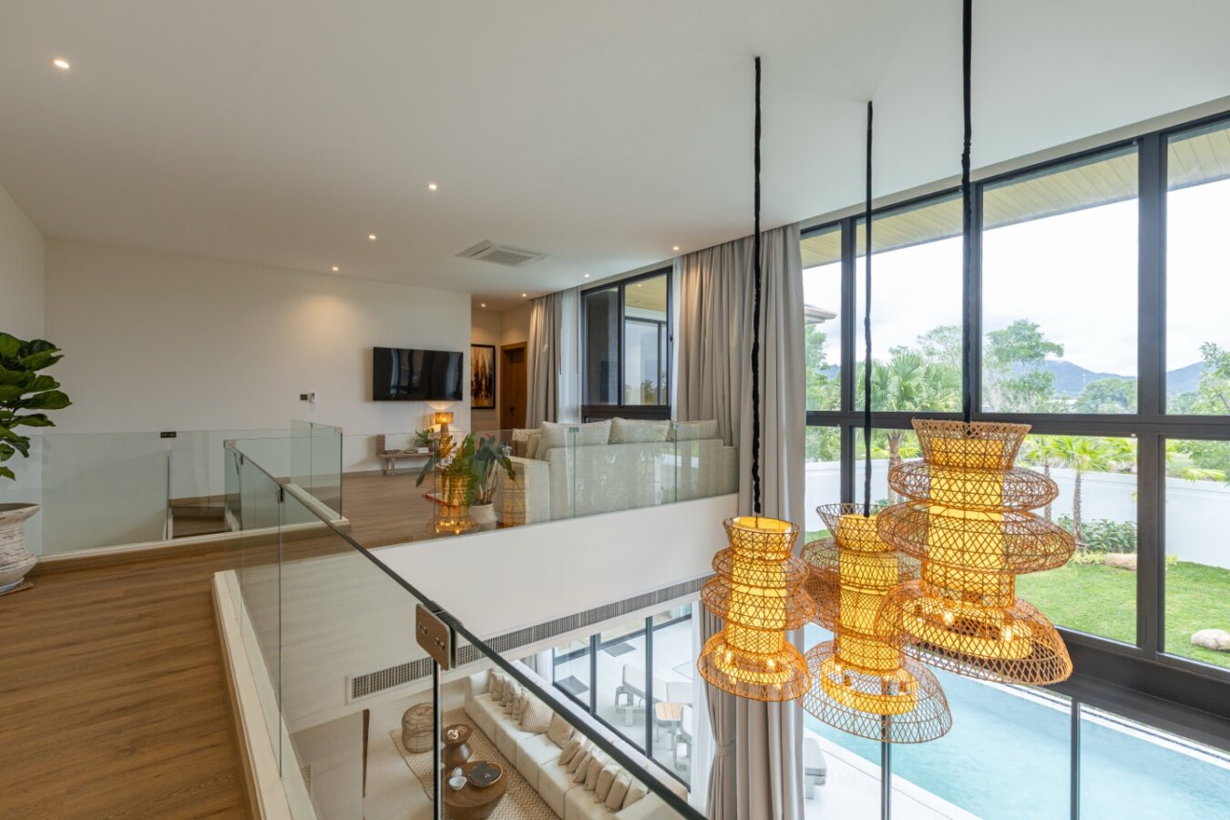 Luxury Private Pool Villas in Chalong Bay
