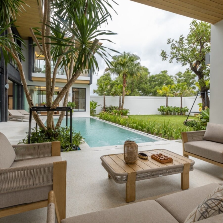 Luxury Private Pool Villas in Chalong Bay