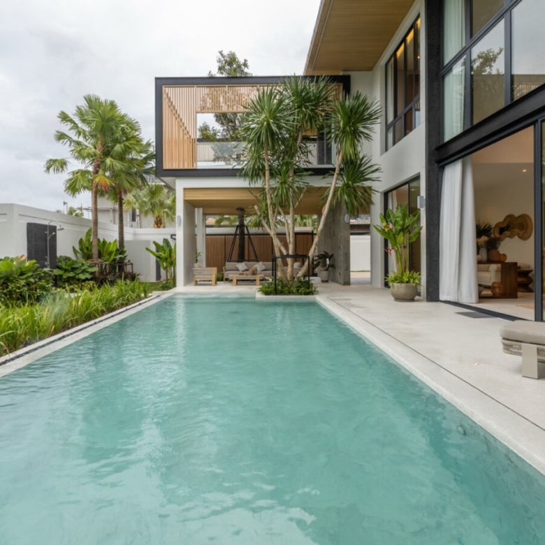 Luxury Private Pool Villas in Chalong Bay