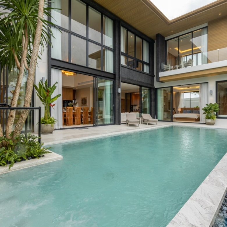 Luxury Private Pool Villas in Chalong Bay
