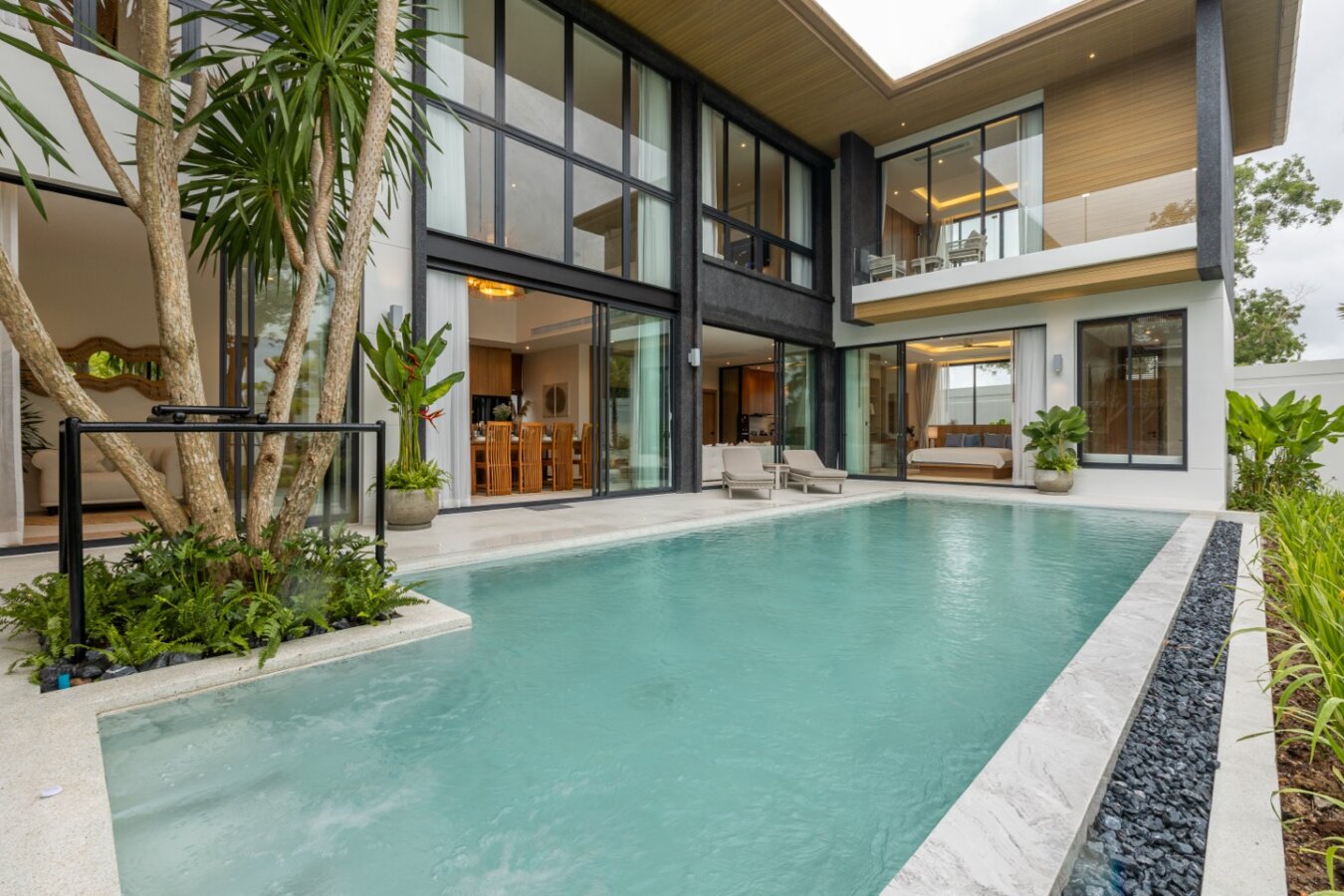 Luxury Private Pool Villas in Chalong Bay