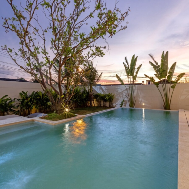 Luxury Private Pool Villas in Chalong Bay