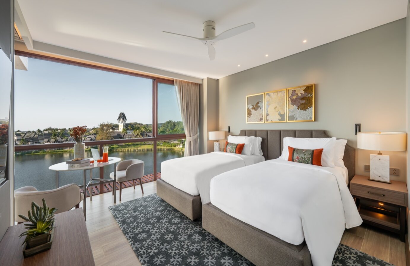 Unrivalled Seaview Condominiums