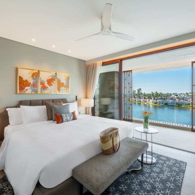 Unrivalled Seaview Condominiums